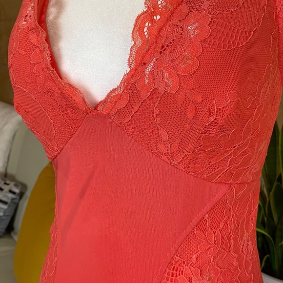LACE AND MESH BODYSUIT - Picture 1 of 6